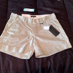 Cuffed light green shorts